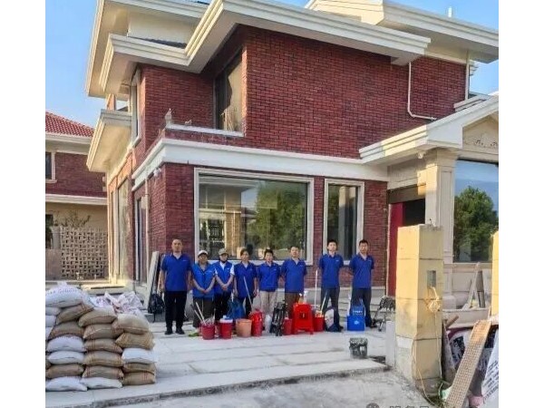 武漢格麗雅家政公司專業(yè)精細(xì)開荒保潔，別墅定制精細(xì)開荒保潔！